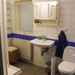 Ferienhäuser Lärbro – Haupthaus WC